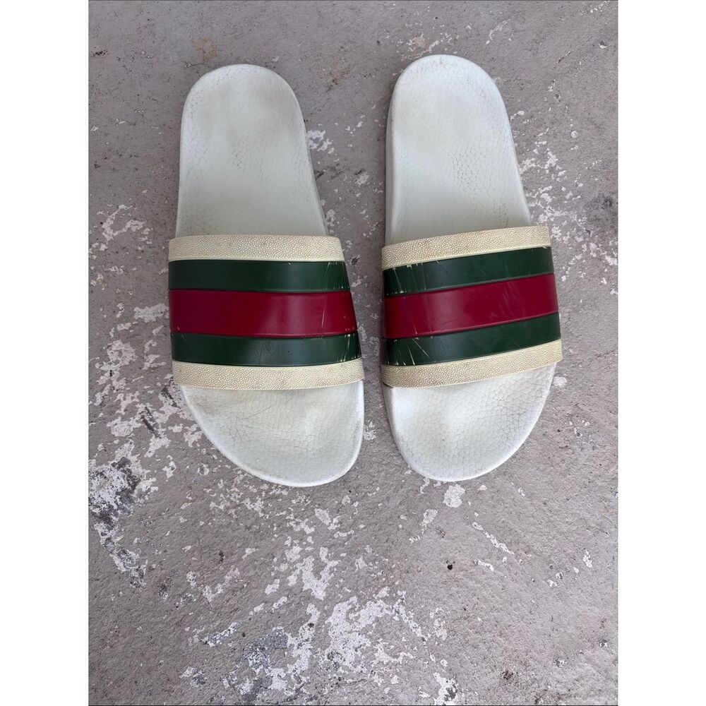 Gucci white 72 pool slides